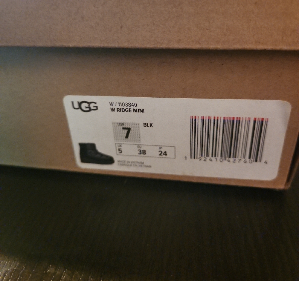 UGG Black Ridge Mini Boots - Picture 6 of 6
